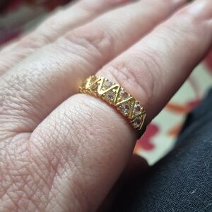 Elegant Gold Tone Women's Ring